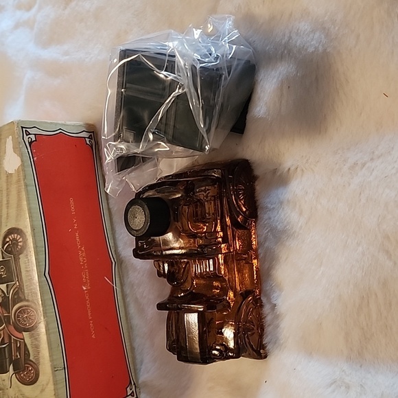 VINTAGE  1906 REO DEPOT WAGON  -- AVON - Picture 10 of 12